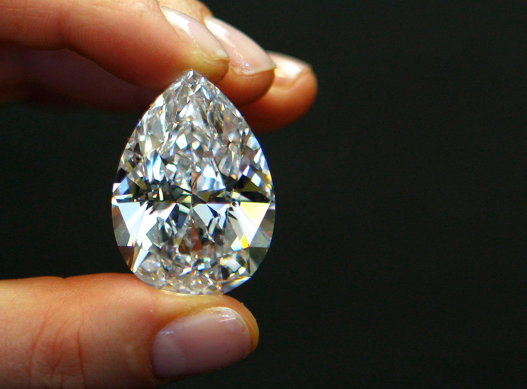 Алмаз цена. Бриллиант 10 карат грушевидной формы. Алмаз 120 карат. Алмаз 601 карат. Алмаз 2000 карат.